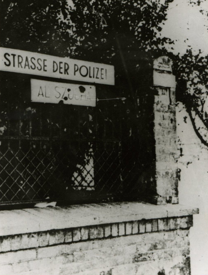 aleja  szucha zostła przemianowana przez władze niemieckie w 1941 roku na strasse der polize - ulica policyjna