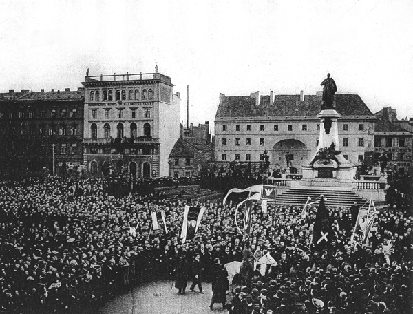 Pochód narodowy 5 XI 1905 r. pod pomnikiem A. Mickiewicza